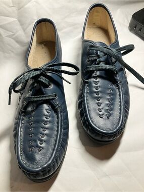 Vintage SAS "Siesta" Navy Leather Lace-Up Loafers